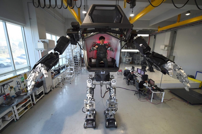 Pietų Korėjos robotas žengia pirmuosius žingsnius