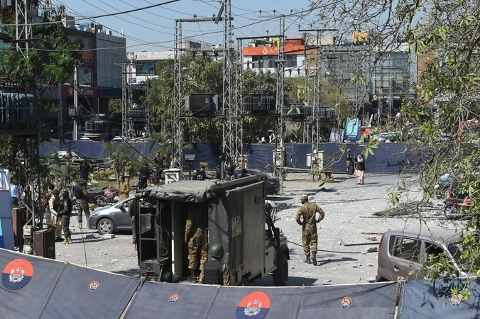 Per išpuolį prabangiame Pakistano rajone žuvo mažiausiai aštuoni žmonės