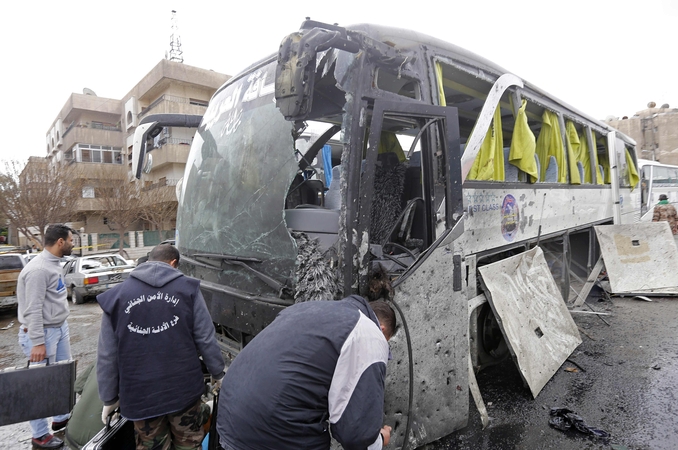 Sprogimų Damaske aukų skaičius išaugo iki 74, atsakomybę prisiėmė islamistai