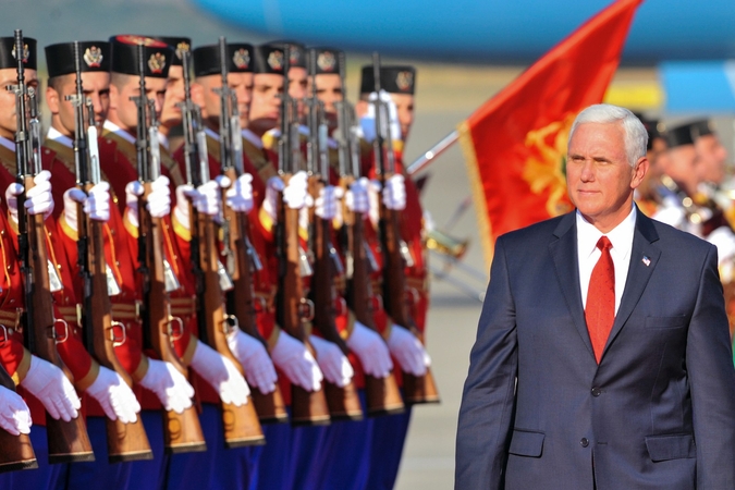 M. Pence'as: Rusijos remiami agentai bandė nužudyti Juodkalnijos premjerą