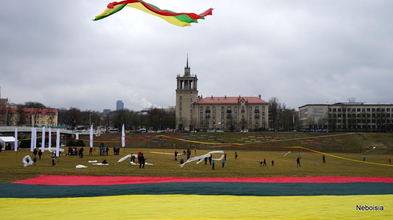 Paskui šventinius aitvarus entuziastams teko pabėgioti