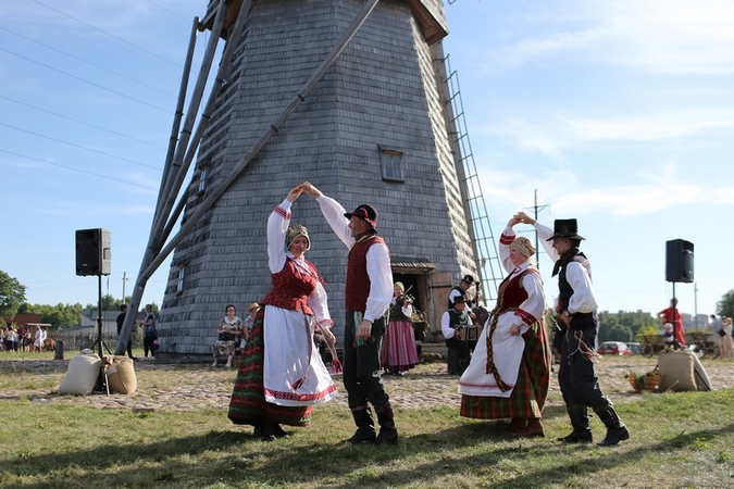 Žolinės tradicijos atgis po Žaliūkių malūno sparnais 