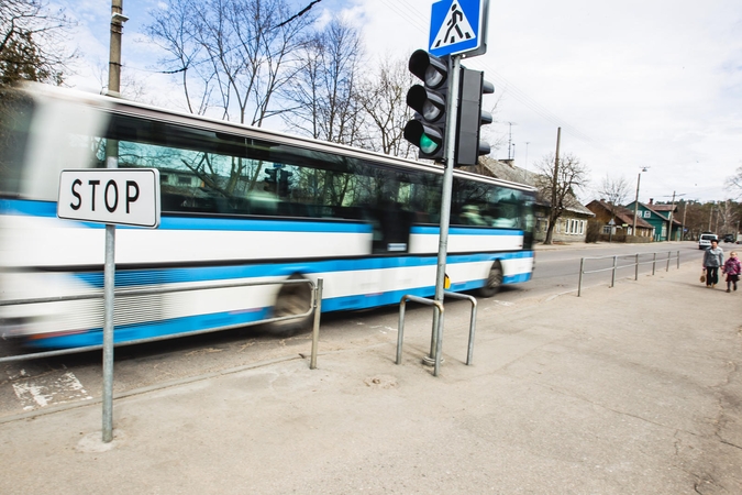 Tramdomieji marškiniai greičio mėgėjams