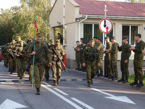 Išbandymas: iš Pabradės į Vilnių kariūnai žygiuoja pėsčiomis
