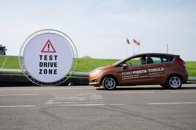 Nemuno salą okupuos naujausi automobiliai