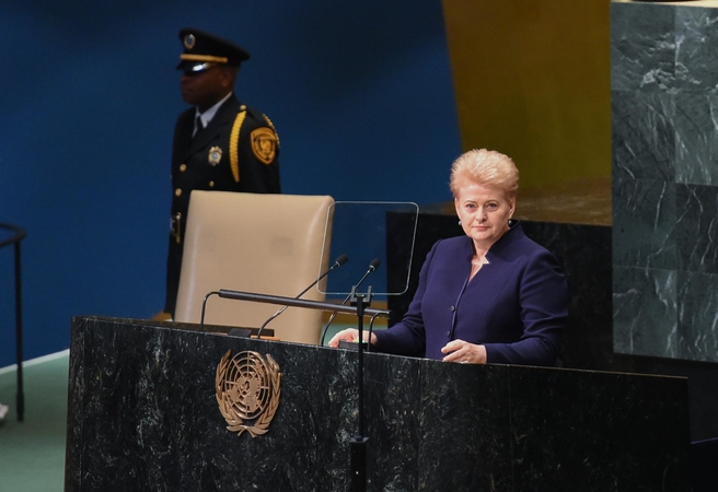 D. Grybauskaitė paragino stiprinti moterų vaidmenį 