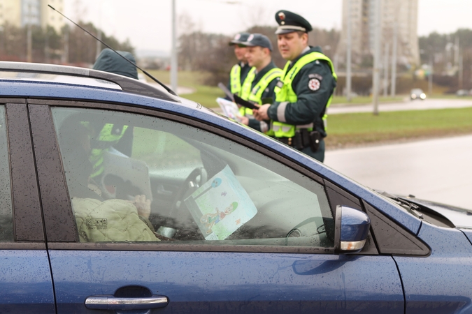 Policininkai priminė vairuotojams apie Saugaus eismo dieną