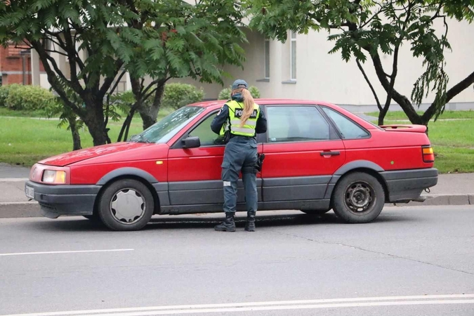 Rasojantys langai išdavė vairuotojo pažeidimą