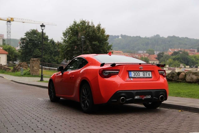 Automobilis, sukurtas mėgautis vairavimu