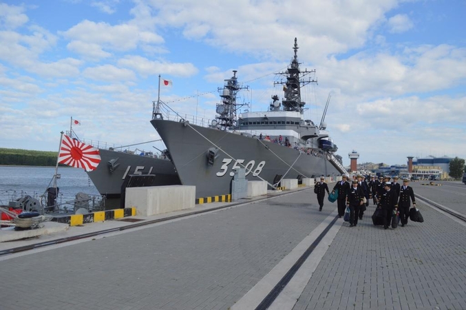Į Lietuvą pirmą kartą atplaukė Japonijos karo laivai