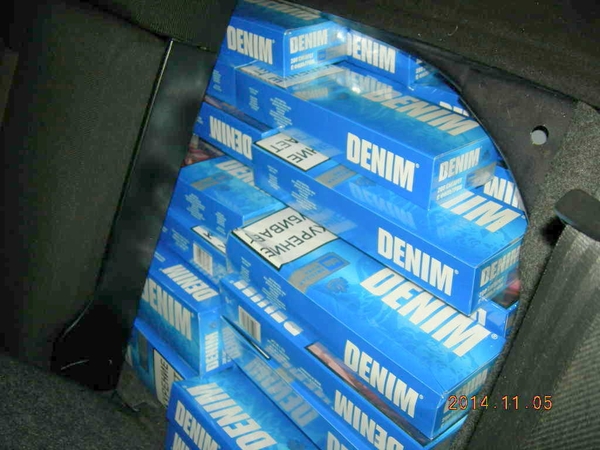 Muitininkams įkliuvo kontrabandines cigaretes gabenę jaunuoliai