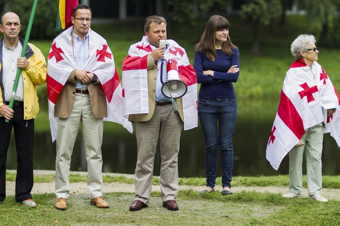 Prie Rusijos ambasados skambėjo šūksniai „Tegyvuoja Gruzija“