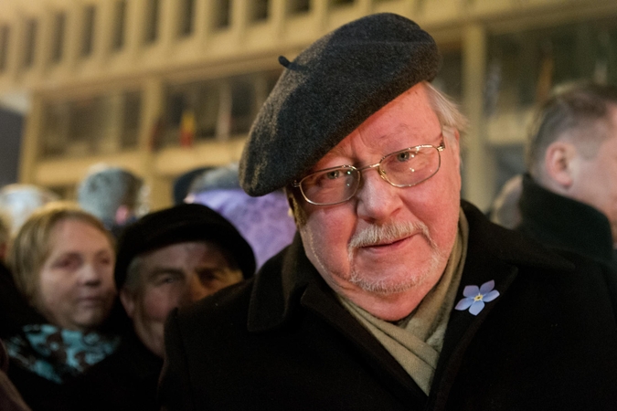 V. Landsbergis: emigrantai bus užsidirbę tik prabangesnį karstą 