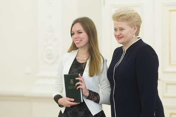 Apdovanoti Konstitucijos egzamino nugalėtojai