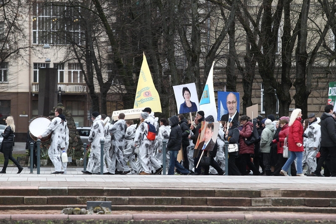 A. Butkevičius pienininkų problemas ketina aptarti su EK vadovu