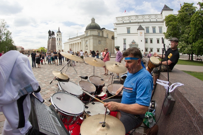 Nuo liaudies muzikos iki robotų: taip Vilnius šventė Gatvės muzikos dieną
