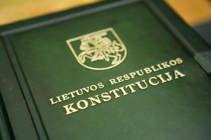 Seimas pradėjo Konstitucijos keitimo procedūrą dėl teismų tarėjų