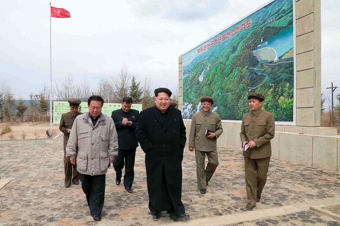 Abejotina, ar Kim Jong Unas įkopė į aukščiausią Šiaurės Korėjos kalną