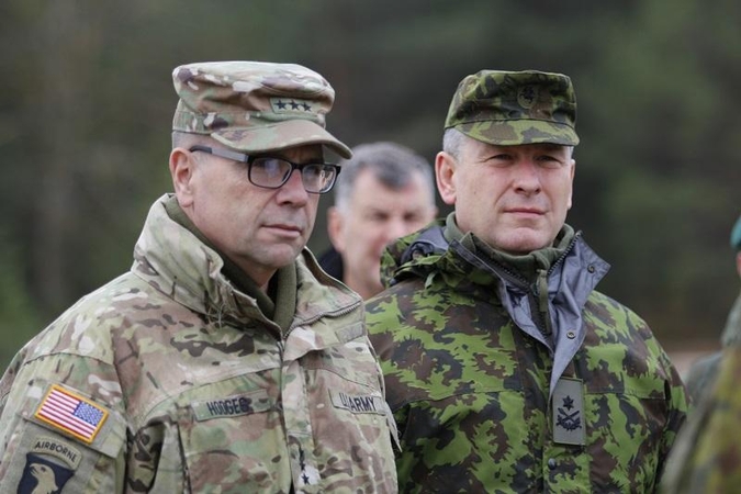 Pabradėje vykstančių pratybų atvyko stebėti JAV generolas