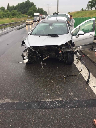Dėl girto vairuotojo sukeltos avarijos prie Kauno ženklo – spūstys