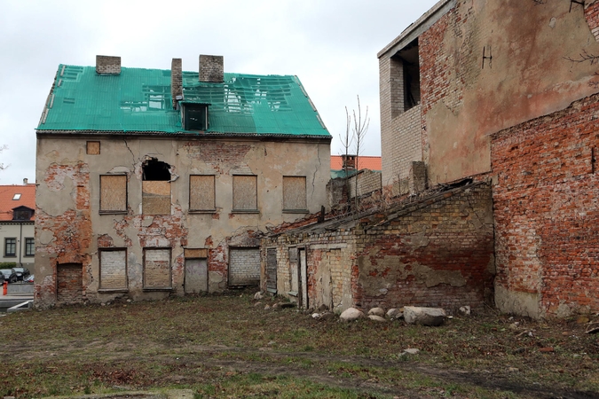 Savininkai tikino, kad pavasarį Didžiojoje Vandens gatvėje esančiuose pastatuose prasidės darbai.