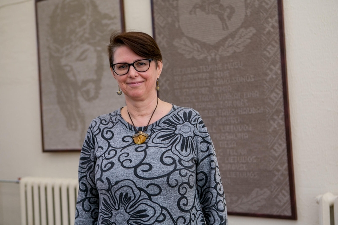 Palygino: pasak G.Sadauskienės, Kristaus portretą nunerti buvo daug lengviau nei himną.