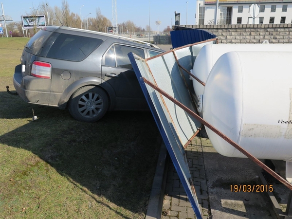 Kaune avarija vos nesibaigė tragedija