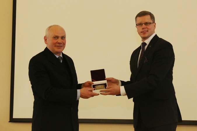 Kauno miesto mokslininko premija skirta chemikui J. V. Gražulevičiui