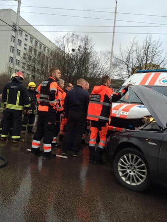 Avarija Kaune: susidūrė lengvasis ir greitosios pagalbos automobiliai