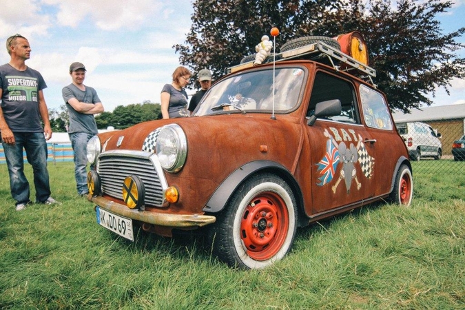 Į Lietuvą suvažiuos šimtai klasikinių ir naujų „Mini“ automobilių