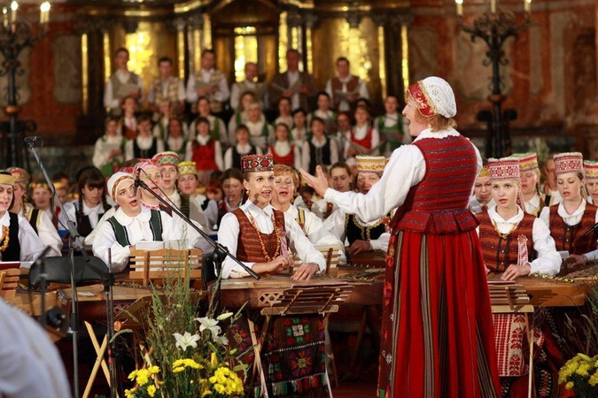 Dainų šventėje kanklininkai stebins ir netikėtais muzikiniais sąskambiais