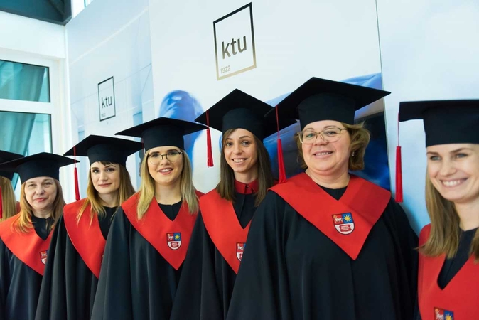G. Nausėda patarė studentams, kokį darbą rinktis po universiteto baigimo