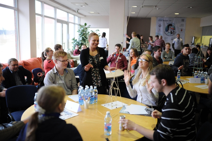 Komisija įvertins konkurso „Užaugink verslo idėją“ komandų darbus