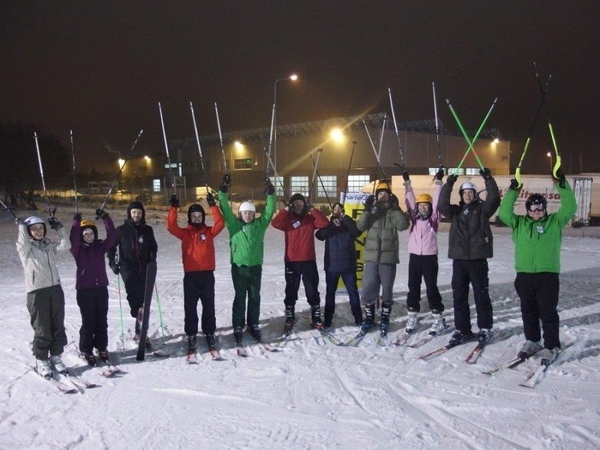 Lietuvos sporto žurnalistai sostinėje išdrįso stoti ant kalnų slidžių