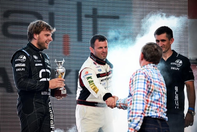 1000 km lenktynėse triumfavo lietuviai: B. Vanagas ir broliai Dagiliai