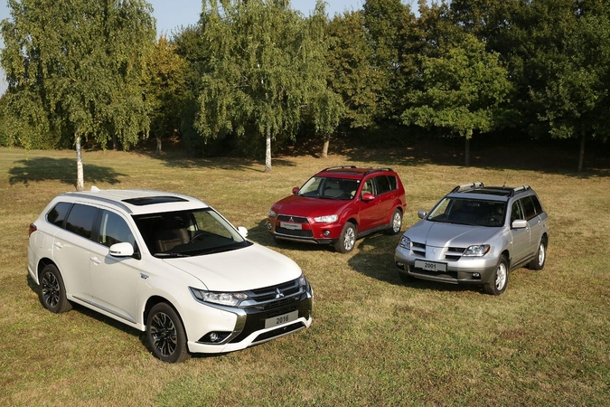 „Mitsubishi Outlander“ švenčia 15 metų gimtadienį