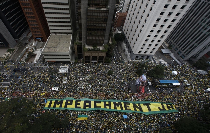 Braziliją drebina masiniai protestai prieš vyriausybę