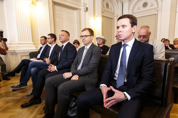 Kaltinamieji politinės korupcijos byloje: prezidentė gali paveikti teisėjus