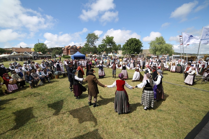 Neringoje – įspūdinga folkloro šventė