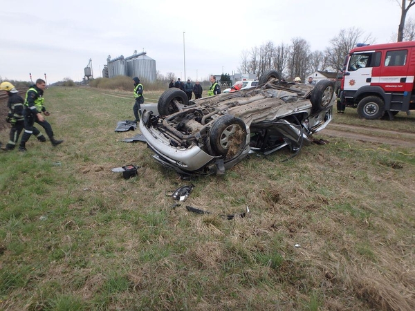 Kėdainiuose susidūręs su traukiniu žuvo automobilio vairuotojas