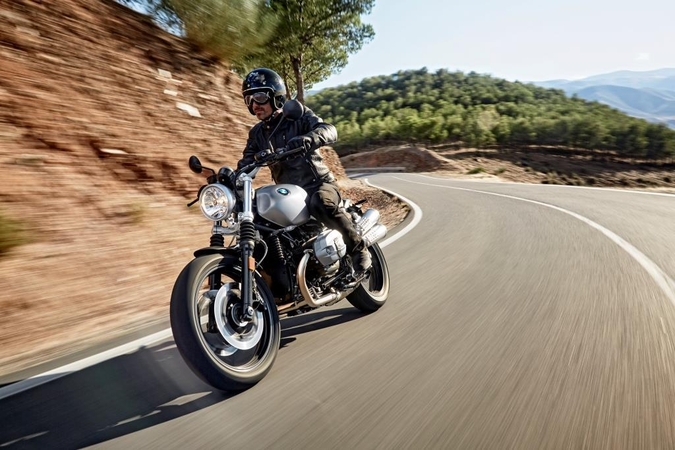 BMW pažėrė motociklų naujienų: debiutuoja keturi nauji modeliai