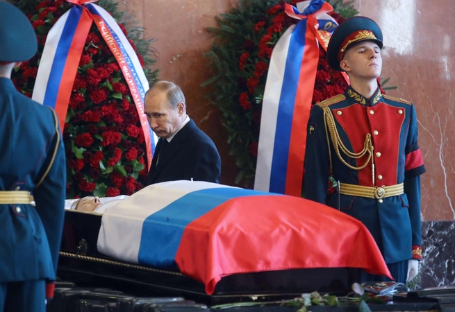 Rusijos ginklų konstruktorius M. Kalašnikovas atgulė naujame panteone (atnaujinta)
