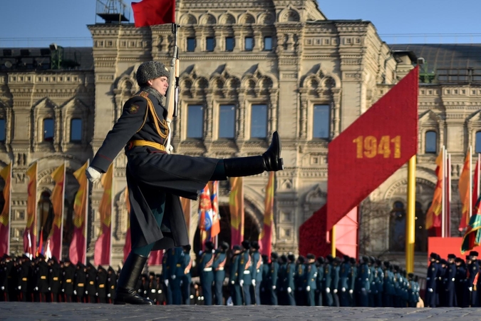 Maskvoje iškilmingai paminėtas 1941 metų istorinis karinis paradas