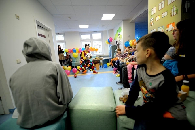 Kovos su vėžiu dieną vaikus džiugino Kakės Makės personažai