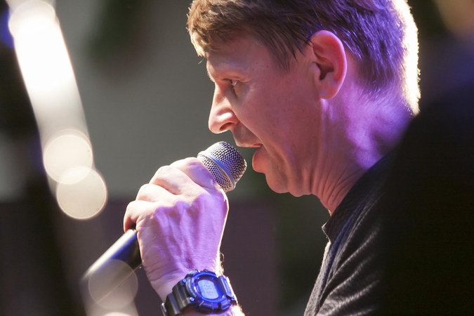 R. Kazlas: jeigu negyvensi su poezija, teks gyventi su buhalterija