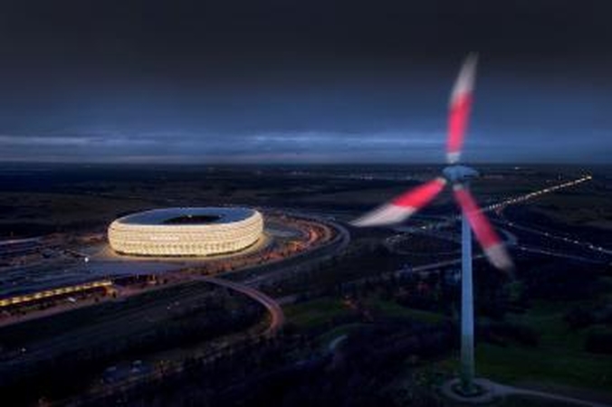 „Siemens“ įžiebė didžiausią pasaulyje besisukančią Kalėdų žvaigždę