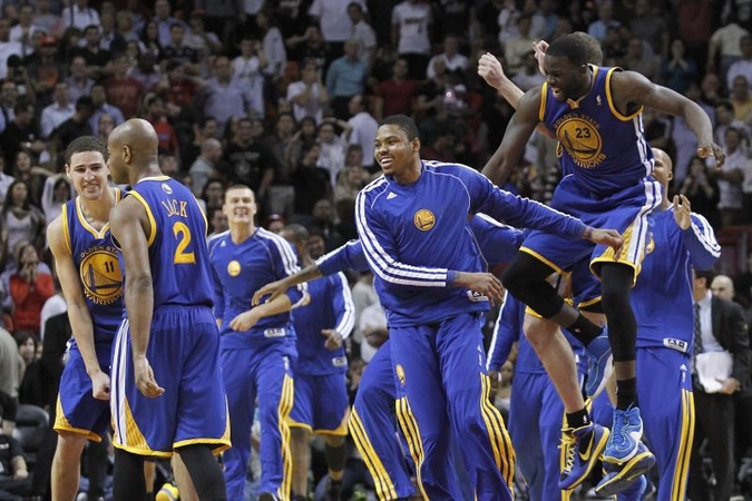 NBA naktis: „Warriors“ svečiuose įveikė lygos čempionus (top10)