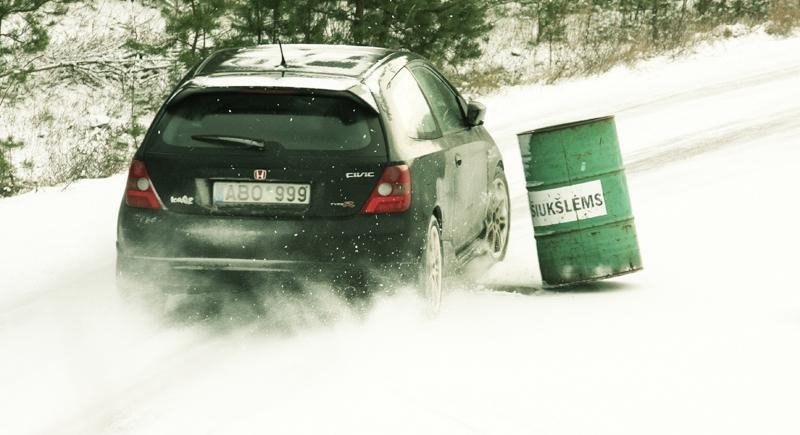Vairavimas žiemą neturi tapti galvos skausmu