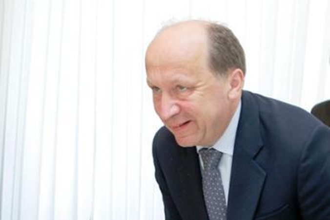 Premjeras: kitąmet valdžios algos gali mažėti 10-13 proc. 