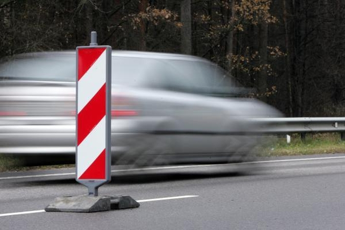 Vokietijos greitkeliuose bus galima lėkti tik 120 km/val.?